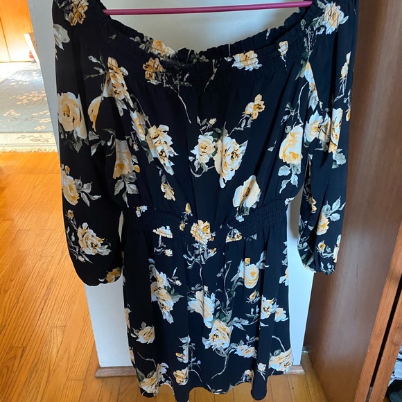 🥲SOLD🥲 Dynamite dress - Picture 1 of 4